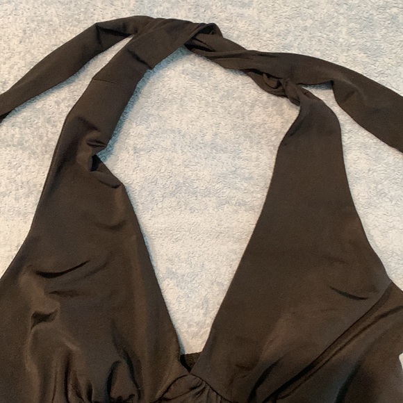 Size xs yoo n me top. Tie around neck. V neck - Picture 4 of 6